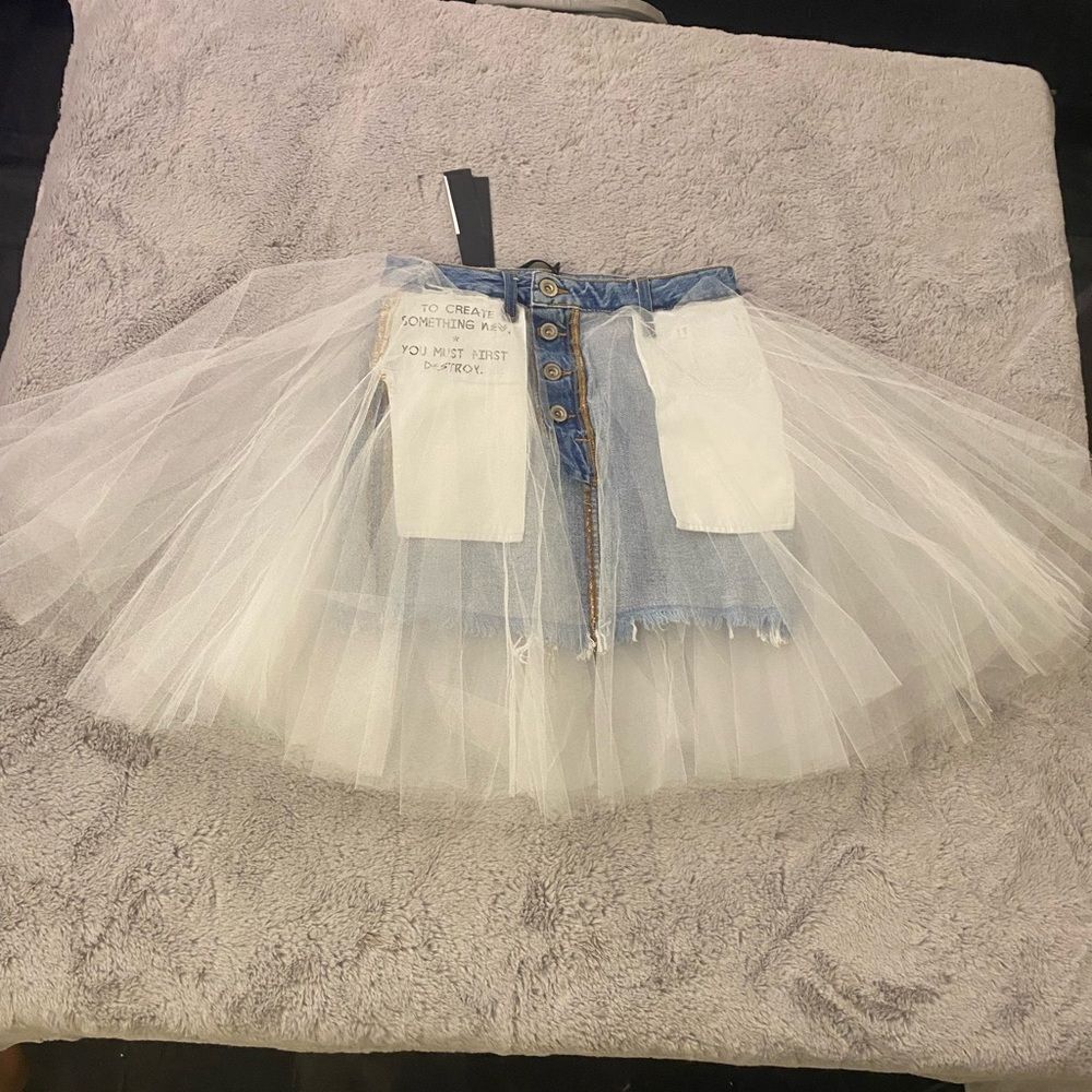 Ben Taverniti Unravel project reversible jean/ tulle skirt, size 25